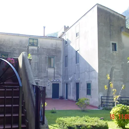 Castel D'albori Apartamento *