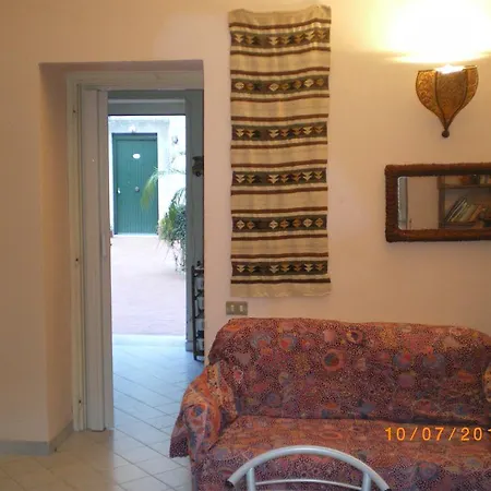 Castel D'albori Apartment